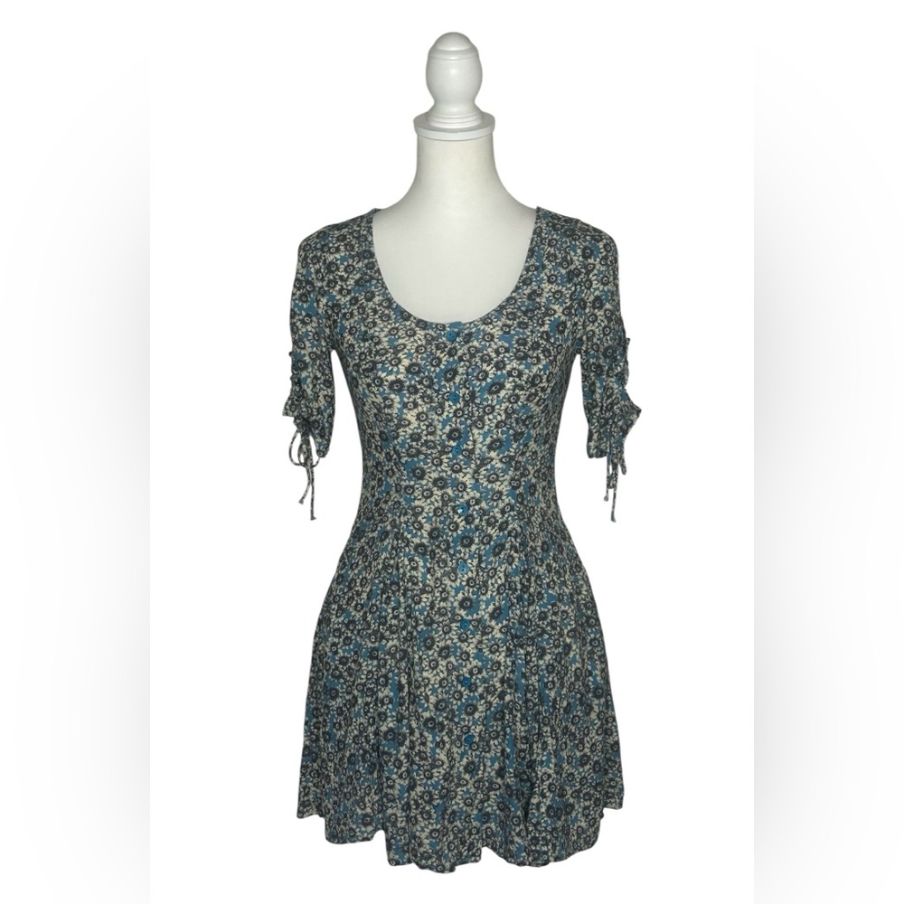 Free People Lace Up Blue Grey XS Floral Mini Dress Corset Fit EUC Milkmaid boho